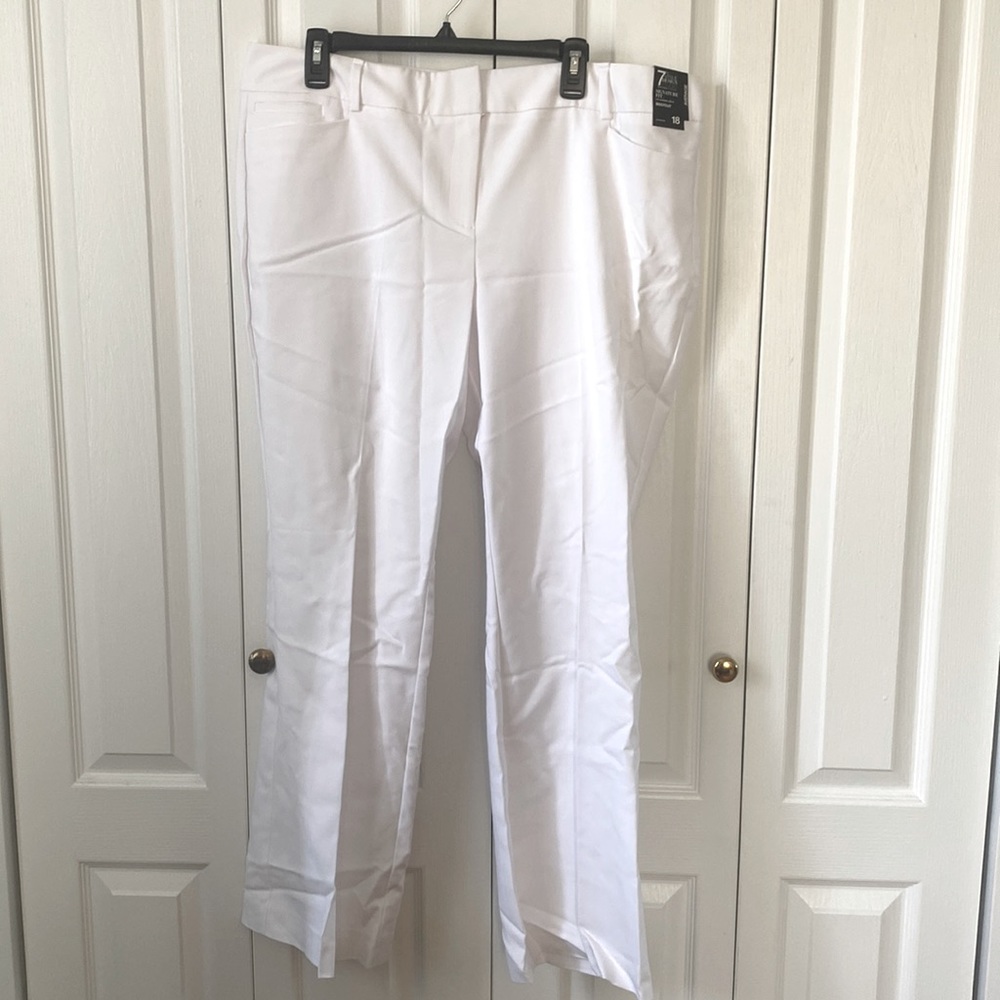 Brand new boot cut white pants, NY&company size 18